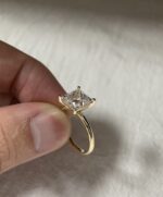 1.86 Carat Princess-Cut Solitaire Lab-Grown Diamond Ring (D Color, VVS1, 18K Yellow Gold) - 图片 3