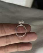 5.21-Carat Emerald-Cut Lab-Grown Diamond Ring: D Color, VS1 Clarity in 14K White Gold - 图片 3