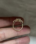 2.45-Carat Oval Lab-Grown Diamond Ring: E Color, VVS1 Clarity with Side Accents in 18K Yellow Gold - 图片 3