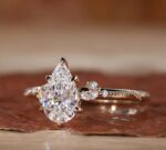 2.13ct Lab-Grown Pear Diamond Ring | D VS1 | 18K Gold Vintage - 图片 2