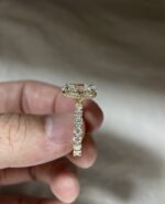 5-Ct Lab-Grown Oval Diamond Ring: E Color, VVS2 Clarity with 2.2ct Side Stones in 18K Gold - 图片 2